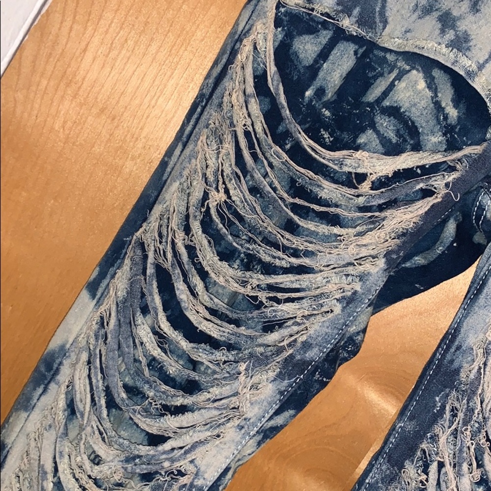 Dazl Distressed Jeans - Picture 3 of 6